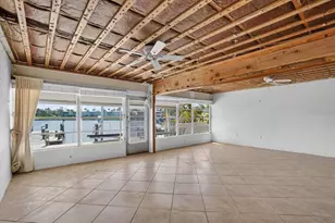 17 Seaside Ct, Holmes Beach, FL 34217 - Photo 6