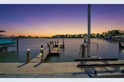 17 Seaside Court, Holmes Beach, FL 34217 - Photo 2