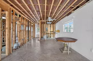 17 Seaside Ct, Holmes Beach, FL 34217 - Photo 10