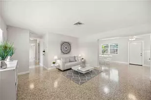5726 Waneta Pl, Sarasota, FL 34231 - Photo 6