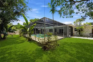 5726 Waneta Pl, Sarasota, FL 34231 - Photo 46