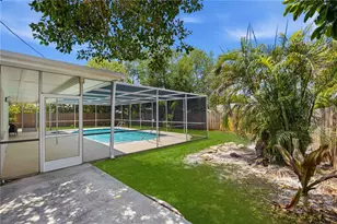 5726 Waneta Pl, Sarasota, FL 34231 - Photo 48