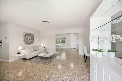 5726 Waneta Place, Sarasota, FL 34231 - Photo 4