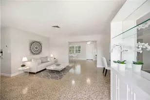 5726 Waneta Pl, Sarasota, FL 34231 - Photo 4