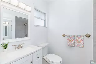 2126 Riverbluff Pkwy, Sarasota, FL 34231 - Photo 42