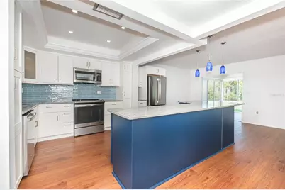 2126 Riverbluff Parkway #V323, Sarasota, FL 34231 - Photo 8