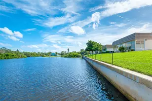 2126 Riverbluff Pkwy, Sarasota, FL 34231 - Photo 34