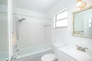 2126 Riverbluff Pkwy, Sarasota, FL 34231 - Photo 52