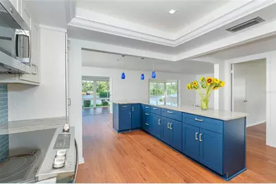 2126 Riverbluff Parkway #V323, Sarasota, FL 34231 - Photo 6