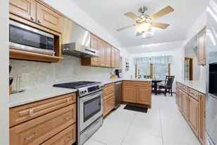 1063 Greystone Ln, Sarasota, FL 34232 - Photo 12