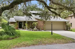 1063 Greystone Ln, Sarasota, FL 34232 - Photo 2