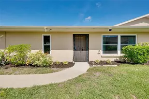 5617 Evergreen Dr, Sarasota, FL 34233 - Photo 2