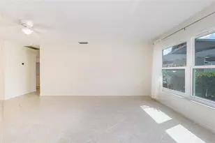 5617 Evergreen Dr, Sarasota, FL 34233 - Photo 4
