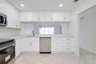 5617 Evergreen Dr, Sarasota, FL 34233 - Photo 16