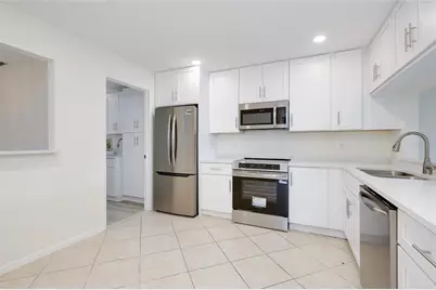 5617 Evergreen Dr #27, Sarasota, FL 34233 - Photo 14