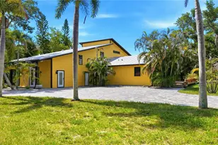 3348 Alamo Ln, Sarasota, FL 34235 - Photo 10