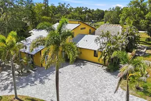 3348 Alamo Ln, Sarasota, FL 34235 - Photo 2