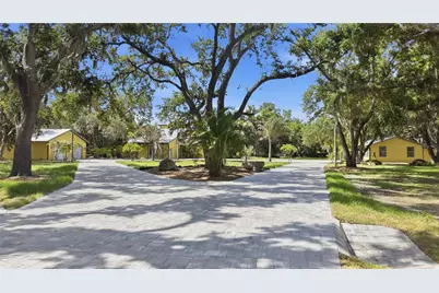 3348 Alamo Lane, Sarasota, FL 34235 - Photo 4