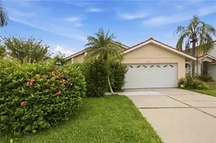 4320 Marcott Cir, Sarasota, FL 34233 - Photo 4
