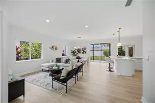 4320 Marcott Cir, Sarasota, FL 34233 - Photo 10