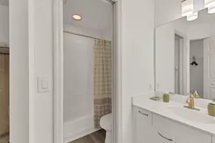 3607 E Bay Dr, Bradenton Beach, FL 34217 - Photo 20