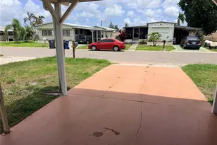208 50th Ave Dr E, Bradenton, FL 34203 - Photo 8