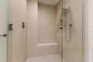 275 1st Ave S, Saint Petersburg, FL 33701 - Photo 16