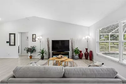 201 113th Street E, Bradenton, FL 34212 - Photo 12