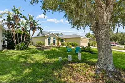 201 113th Street E, Bradenton, FL 34212 - Photo 2