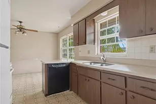 5430 Hayden Blvd, Sarasota, FL 34232 - Photo 10