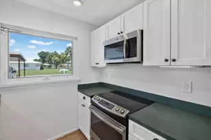 166 Circlewood Dr, Venice, FL 34293 - Photo 10