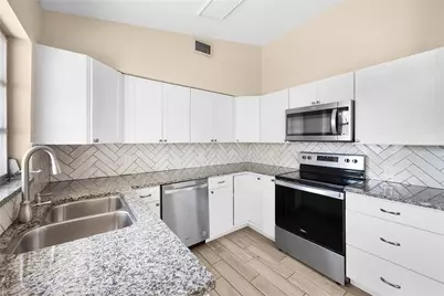 275 Lakeview Drive, North Fort Myers, FL 33917 - Photo 18