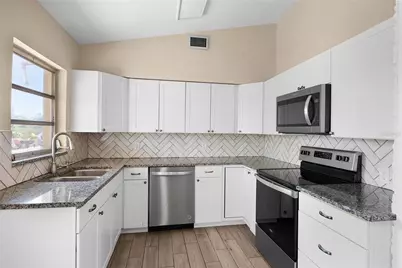 275 Lakeview Drive, North Fort Myers, FL 33917 - Photo 16