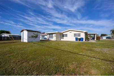 275 Lakeview Drive, North Fort Myers, FL 33917 - Photo 22