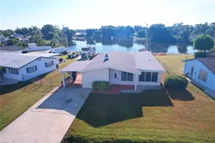 275 Lakeview Dr, North Fort Myers, FL 33917 - Photo 26