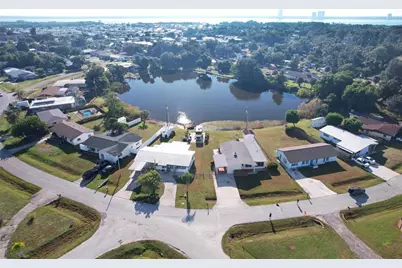 275 Lakeview Drive, North Fort Myers, FL 33917 - Photo 28