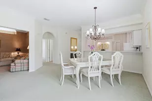 9402 Forest Hills Cir, Sarasota, FL 34238 - Photo 18