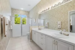 9402 Forest Hills Cir, Sarasota, FL 34238 - Photo 28