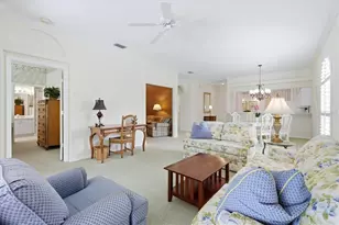 9402 Forest Hills Cir, Sarasota, FL 34238 - Photo 14