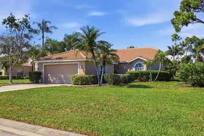 9402 Forest Hills Circle, Sarasota, FL 34238 - Photo 1