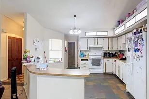 1072 Peak Cir, Deltona, FL 32738 - Photo 4
