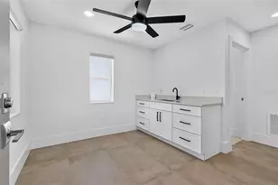2430 Floyd St, Sarasota, FL 34239 - Photo 62