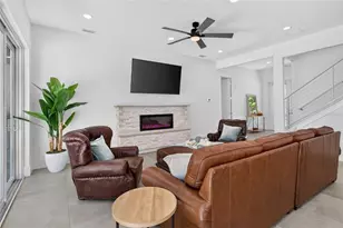2430 Floyd St, Sarasota, FL 34239 - Photo 12