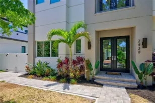 2430 Floyd St, Sarasota, FL 34239 - Photo 4