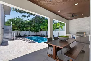 2430 Floyd St, Sarasota, FL 34239 - Photo 4