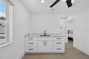 2430 Floyd St, Sarasota, FL 34239 - Photo 64