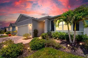 7322 34th Ct E, Sarasota, FL 34243 - Photo 1