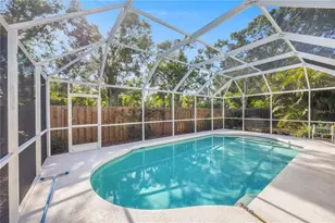 7716 Geneva Ln, Sarasota, FL 34243 - Photo 8