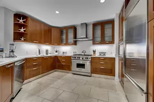 915 Seaside Dr, Sarasota, FL 34242 - Photo 8
