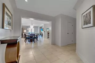 915 Seaside Dr, Sarasota, FL 34242 - Photo 4